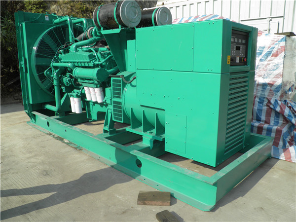 咸丰出租发电机 发电机组厂家：柴油发电机组的控制屏的作用是什么？