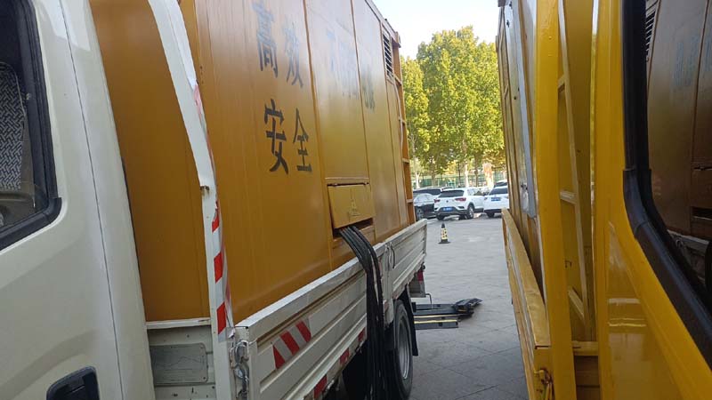 咸丰如何判断柴油发电机组和UPS电源的切换时间是否符合要求？