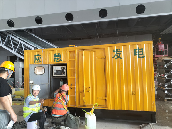 咸丰怎样判断空气滤清器是否需要更换？